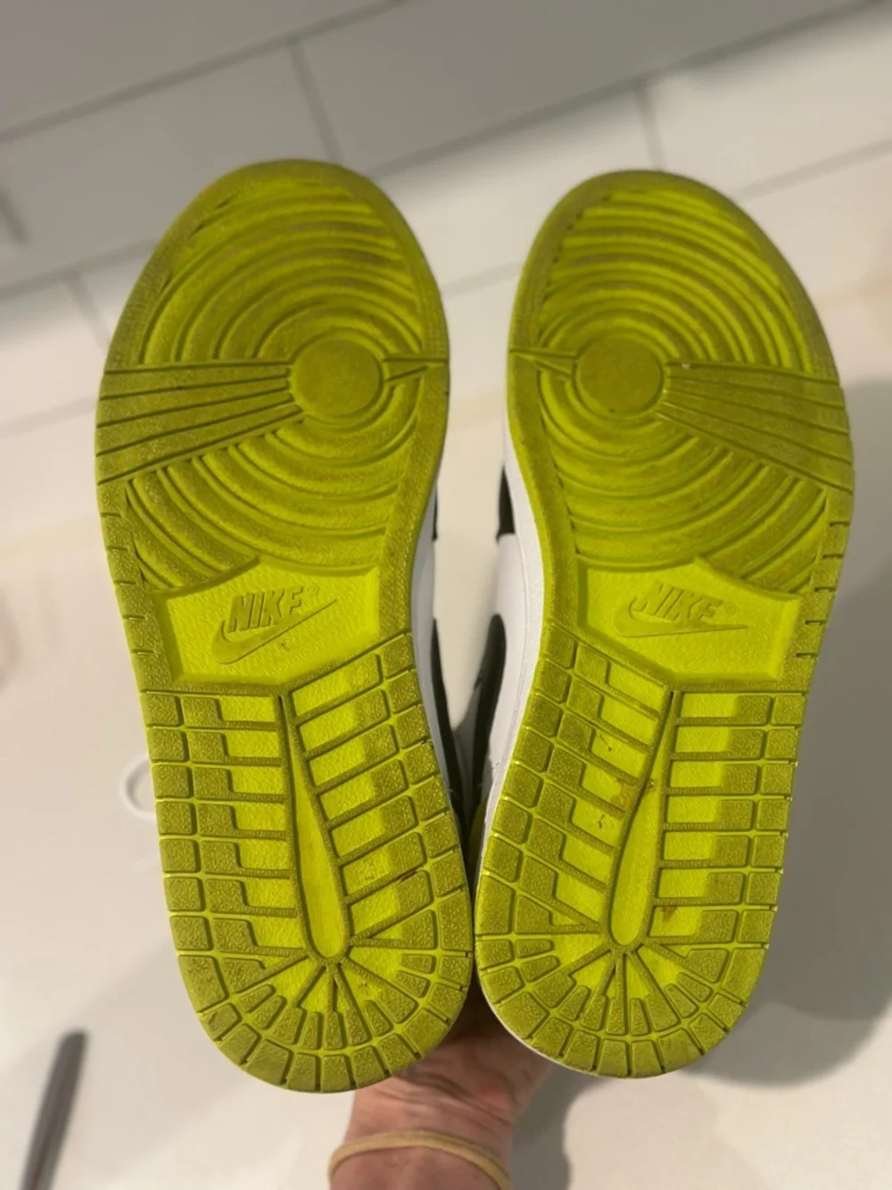 Jordan 1 Low SE 